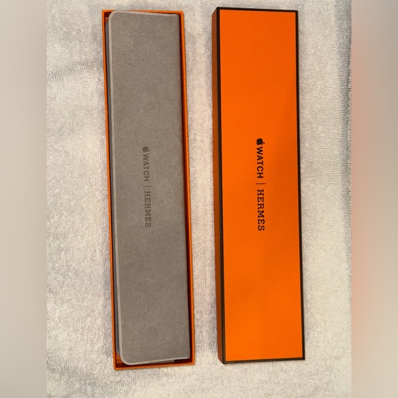 Hermes Noir/Bleu Apple Watch Band. Fits 40 to 45 Apple Watch. - Picture 4 of 6